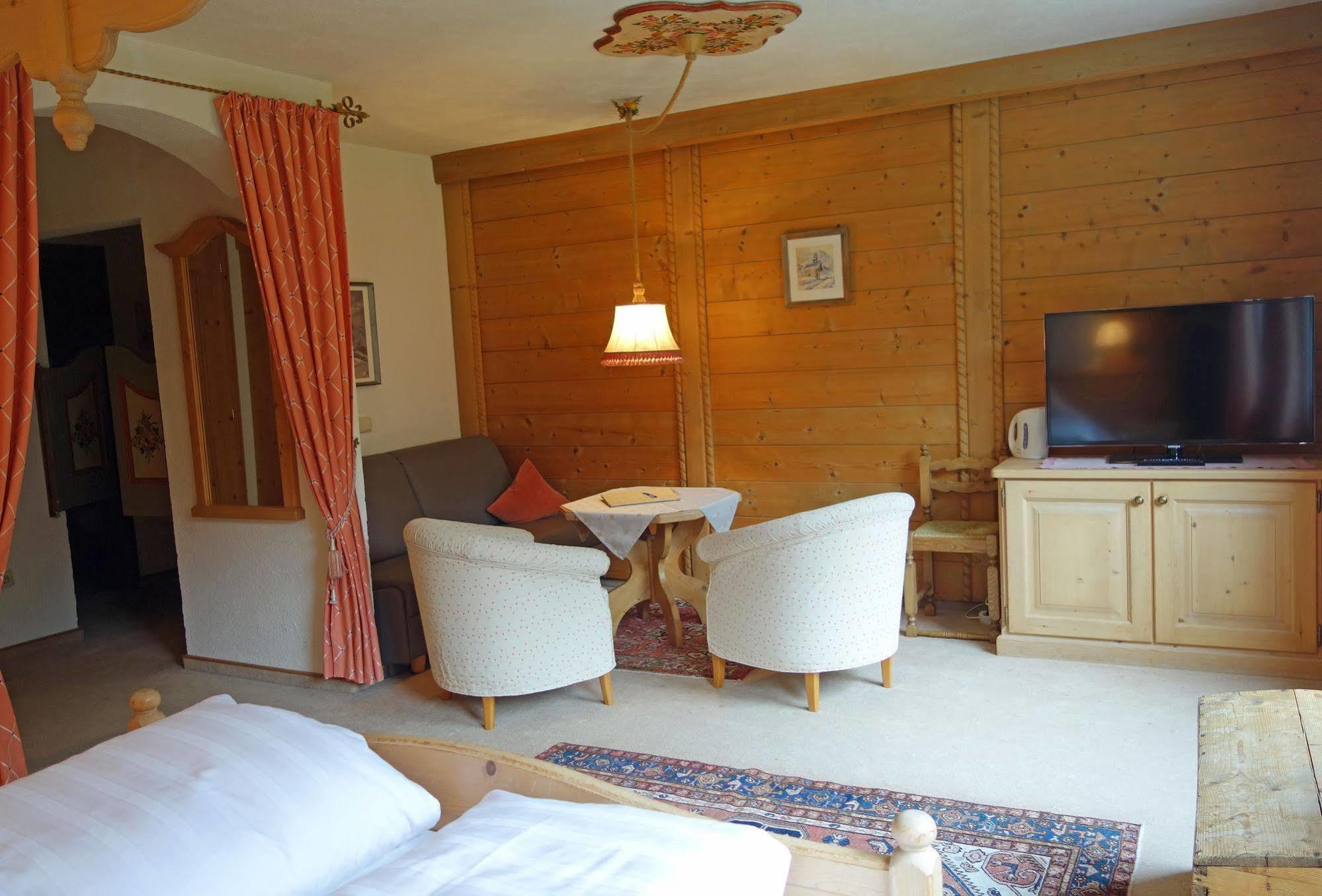 Aparthotel Alkira 3*