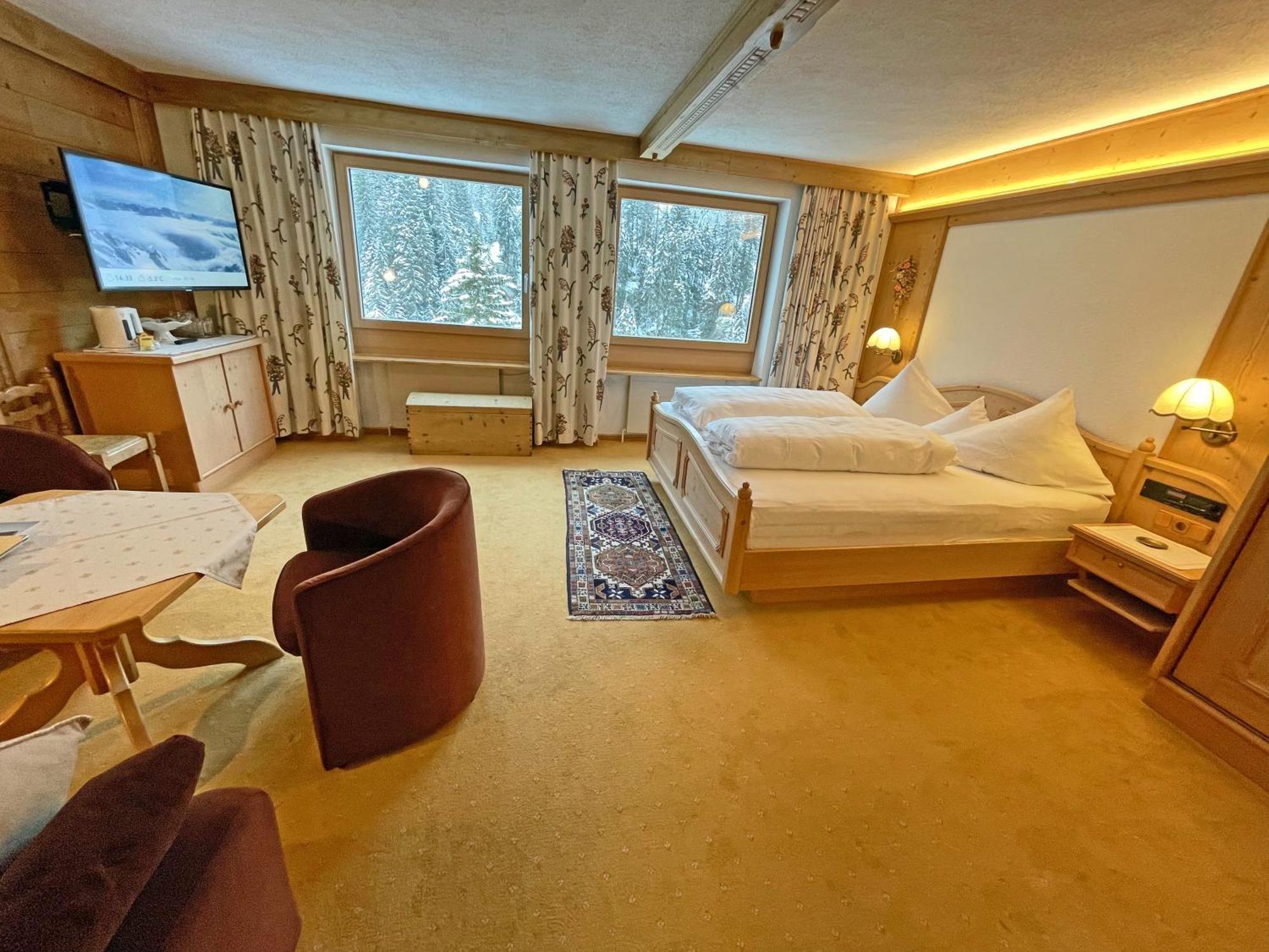 Alkira Aparthotel 3*
