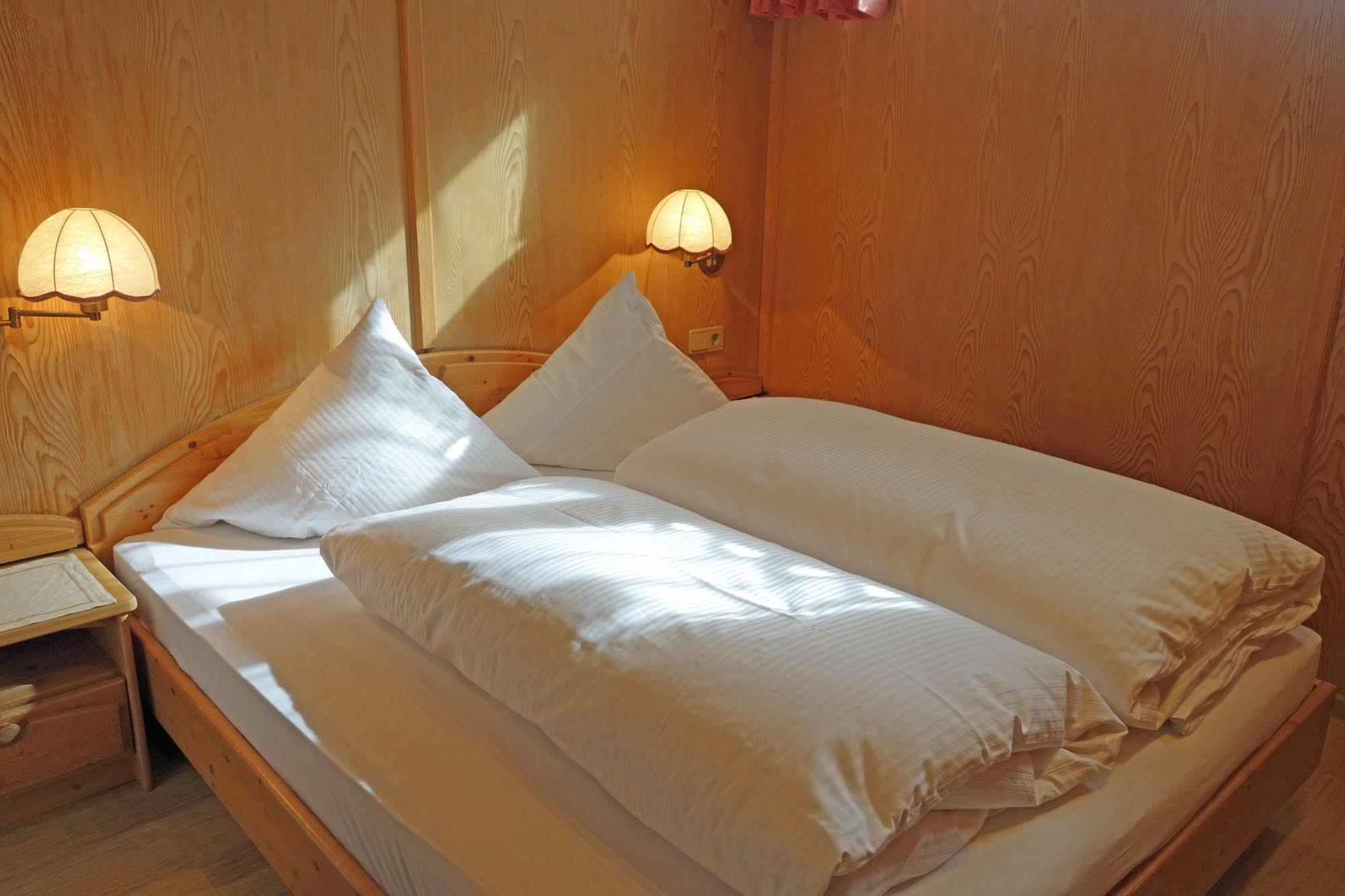 Aparthotel Alkira 3*